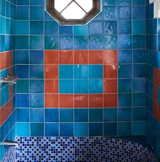 استودیوی استاندارد با چشم‌انداز دریا, Jakes