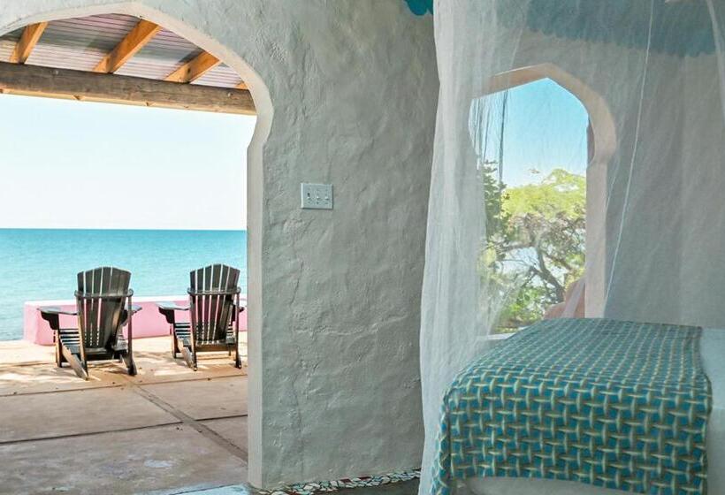 استودیوی استاندارد با چشم‌انداز دریا, Jakes