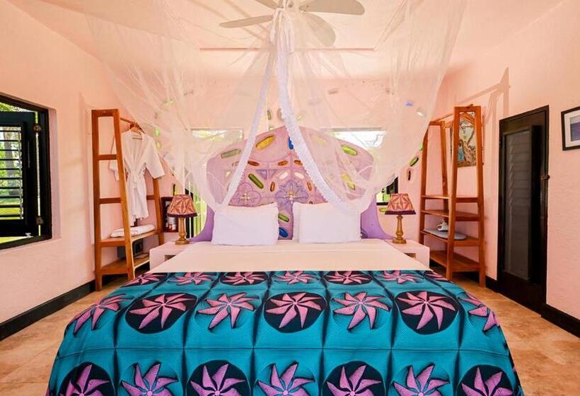 بانگلوی استاندارد با چشم‌انداز دریا, Jakes