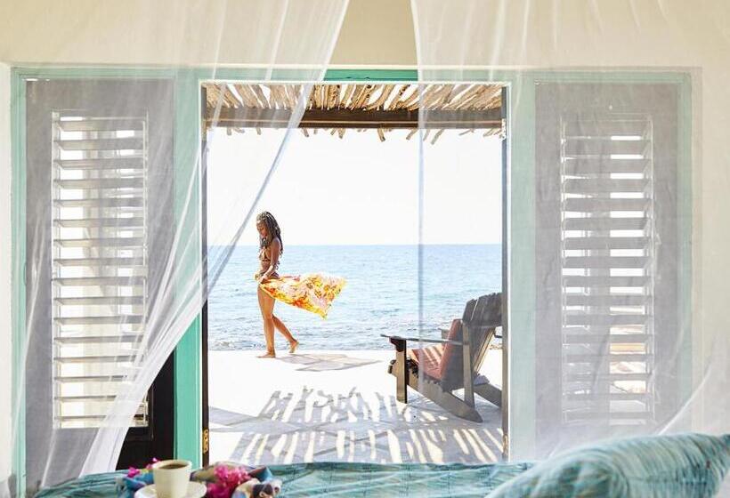 بانگلوی استاندارد با چشم‌انداز دریا, Jakes