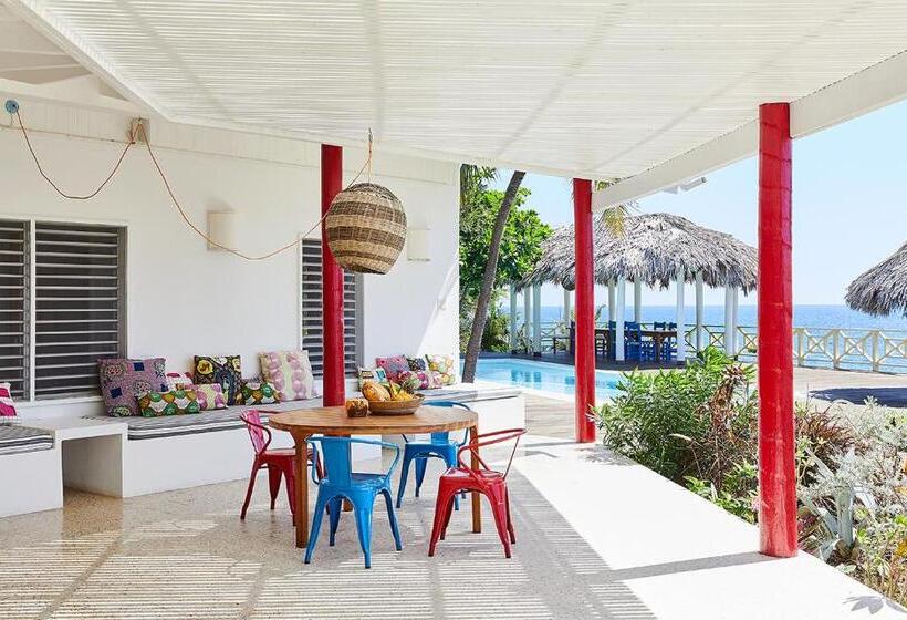 ویلای 3 خوابه, Jakes