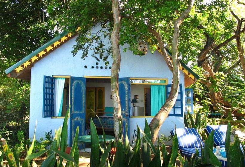 اتاق یک تخته با چشم‌انداز باغ, Jakes