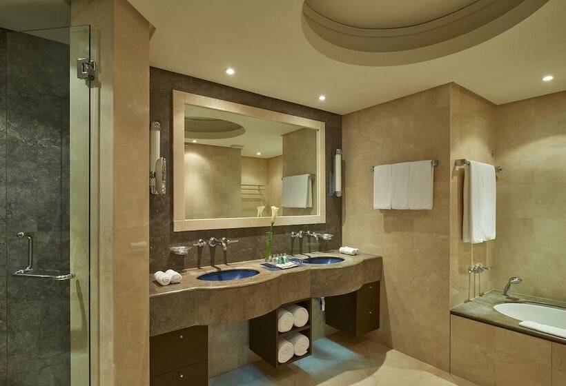 سوییت اجرایی, Marina