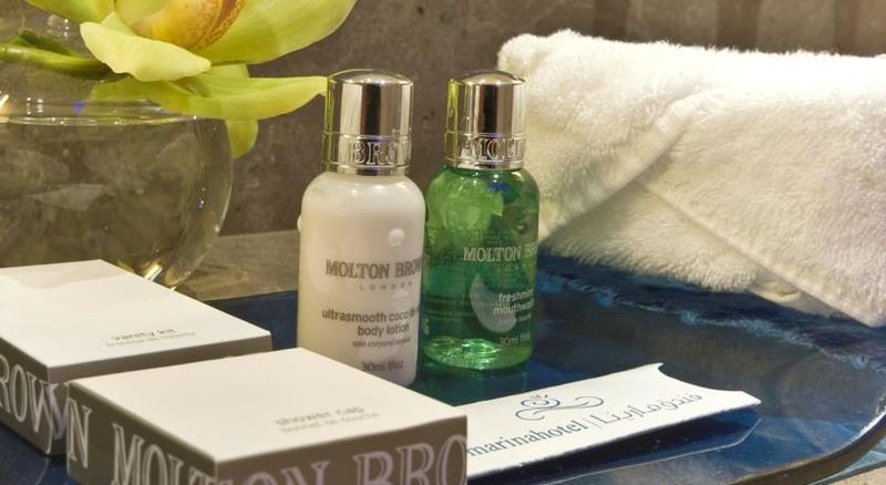 اتاق لوکس با چشم‌انداز استخر, Marina