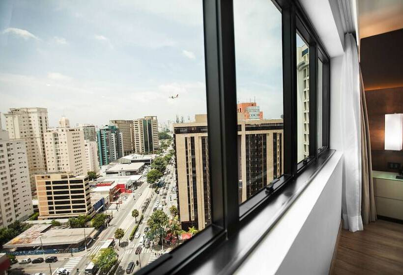 سوییت جونیور, Melia Ibirapuera