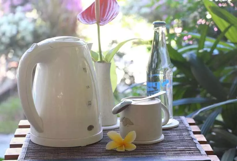 スーペリアールーム, Parigata Resorts And Spa