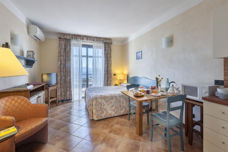 Номер Стандарт, Plaza Kobe