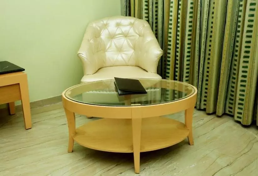 エクゼクティブルーム, Quality Inn Sabari