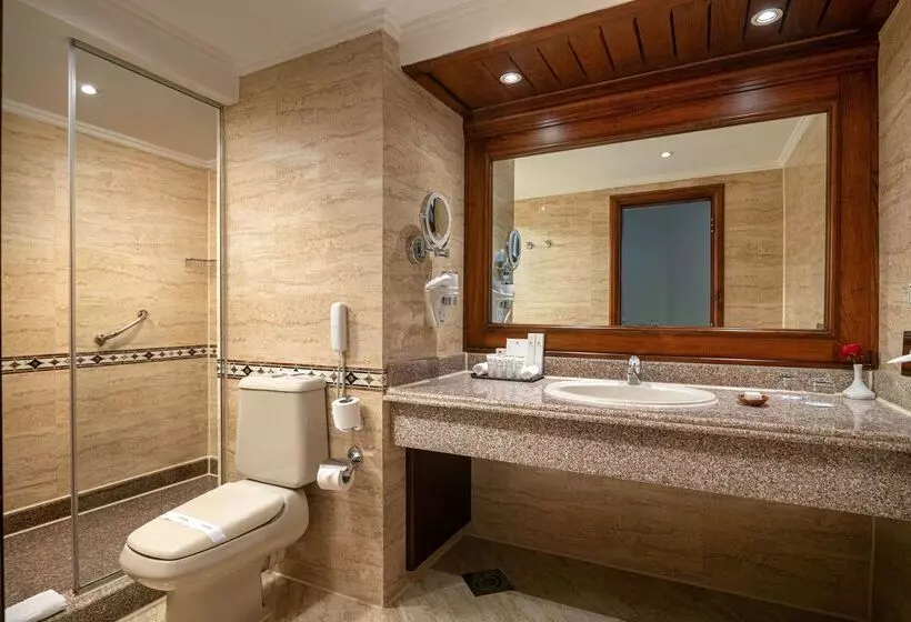 اتاق استاندارد با چشم‌انداز استخر, Sultan Gardens Resort
