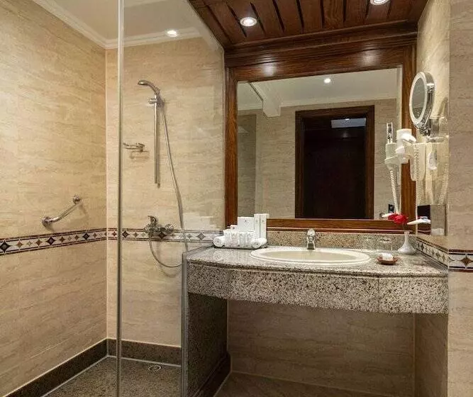 اتاق استاندارد با چشم‌انداز استخر, Sultan Gardens Resort