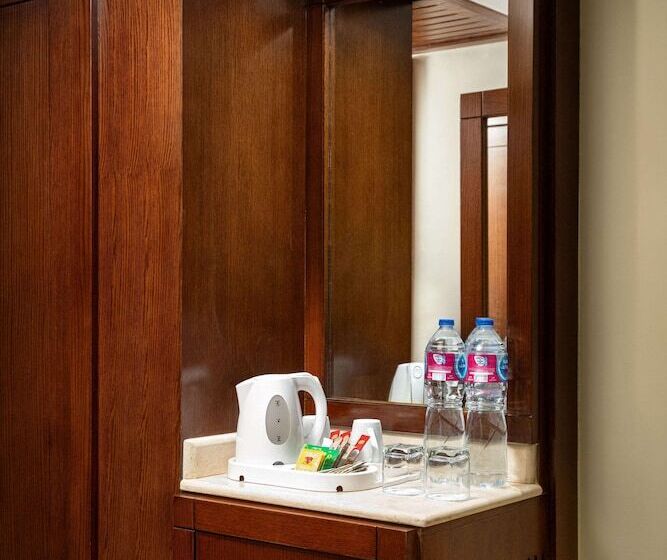 اتاق استاندارد با چشم‌انداز استخر, Sultan Gardens Resort