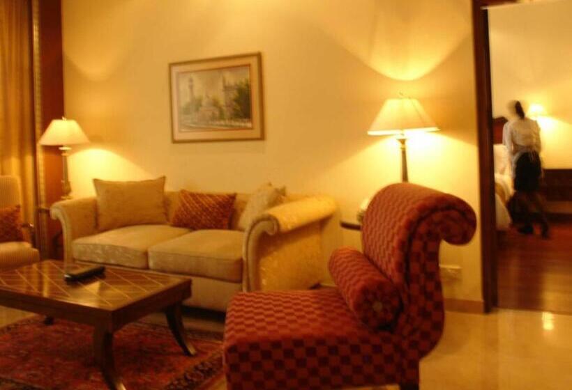 سوئیت اجرایی با تخت کینگ, The Lalit Mumbai