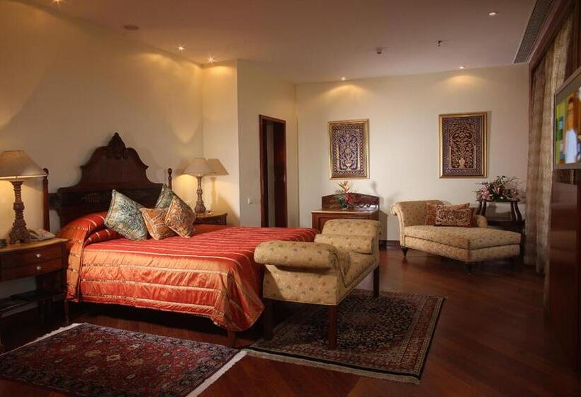 Люкс, The Lalit Mumbai
