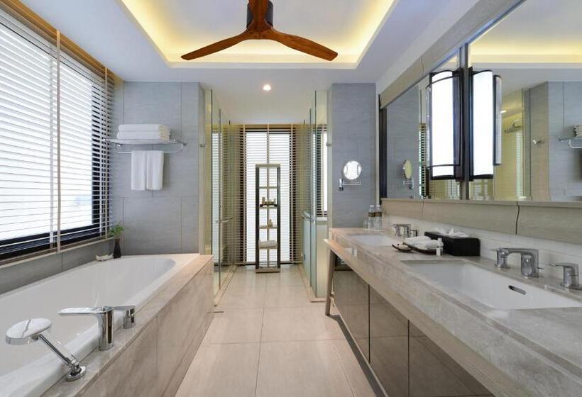 キングサイズベッドのスタンダードルーム, Layana Resort & Spa Adult Only Sha Extra Plus