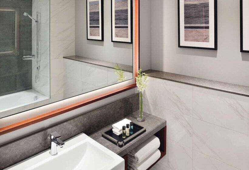 اتاق اجرایی, Mövenpick Hotel & Apartments Bur Dubai