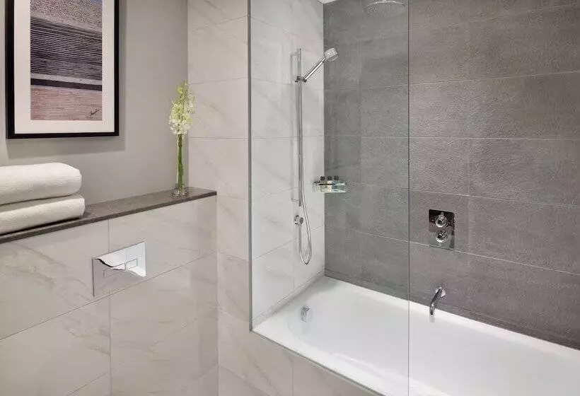 اتاق اجرایی, Mövenpick Hotel & Apartments Bur Dubai