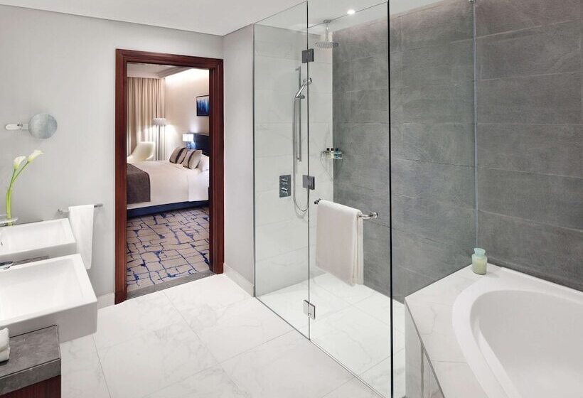 سوییت لوکس, Mövenpick Hotel & Apartments Bur Dubai