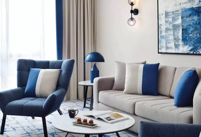 سوییت لوکس, Mövenpick Hotel & Apartments Bur Dubai