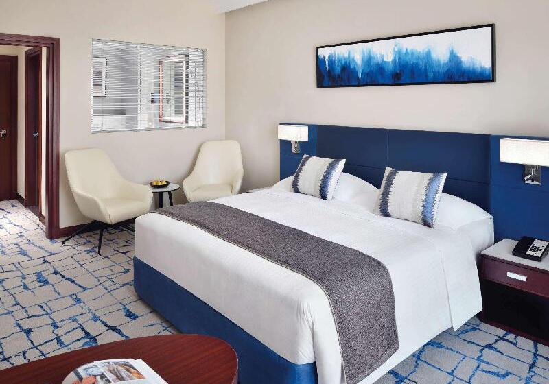 اتاق سوپریور با تخت بزرگ, Mövenpick Hotel & Apartments Bur Dubai