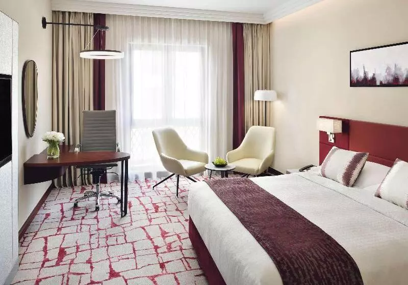 اتاق سوپریور با تخت بزرگ, Mövenpick Hotel & Apartments Bur Dubai