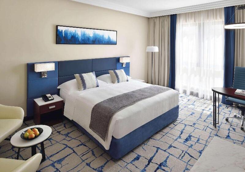 اتاق سوپریور با تخت بزرگ, Mövenpick Hotel & Apartments Bur Dubai