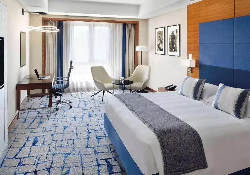 اتاق اجرایی با تخت بزرگ, Mövenpick Hotel & Apartments Bur Dubai