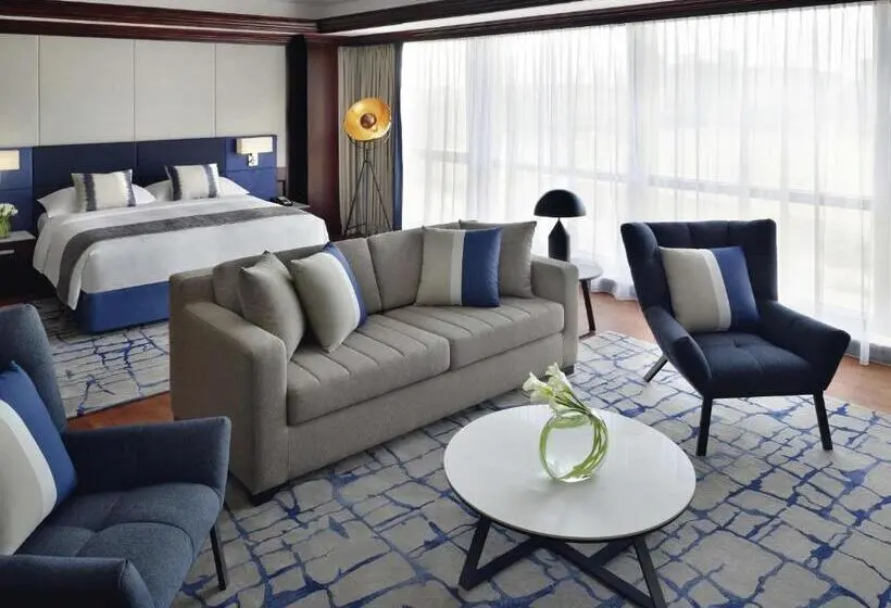 سوییت جونیور, Mövenpick Hotel & Apartments Bur Dubai