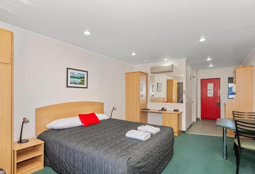 إستوديو قياسى, The Lakes Motel