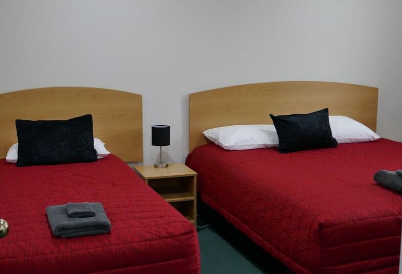 شقة غرفة واحدة, The Lakes Motel