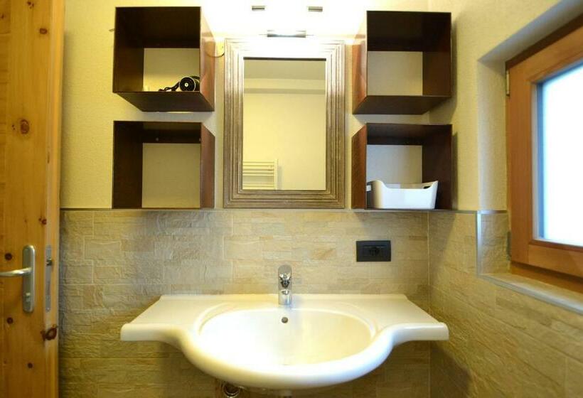 2 Szobás Apartman, Appartamenti Calanda Livigno Center