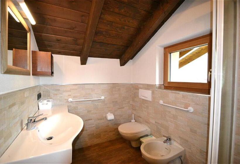1 Szobás Tetőtéri Apartman, Appartamenti Calanda Livigno Center