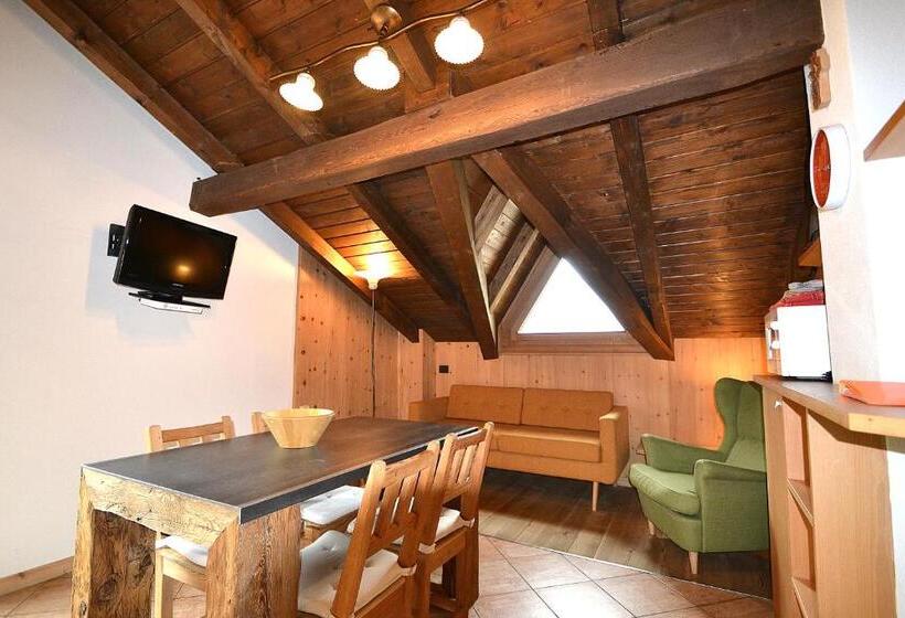 1 Szobás Tetőtéri Apartman, Appartamenti Calanda Livigno Center