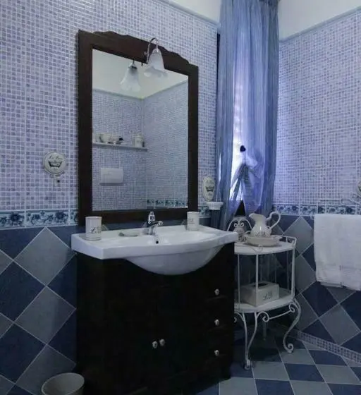庭の見えるスタンダードトリプルルーム, Villa Delle Camelie