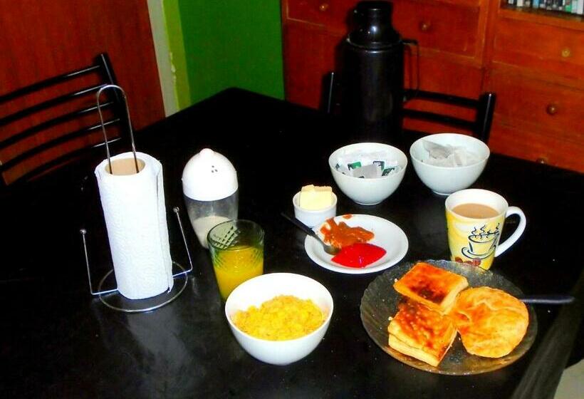 공동 객실, San Juan Hostel