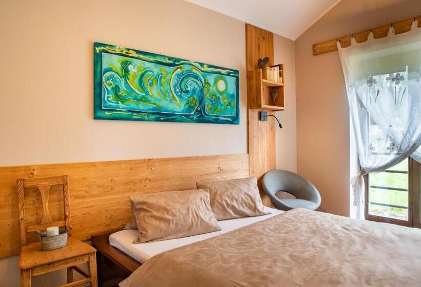 2 Szobás Suite, Refugio