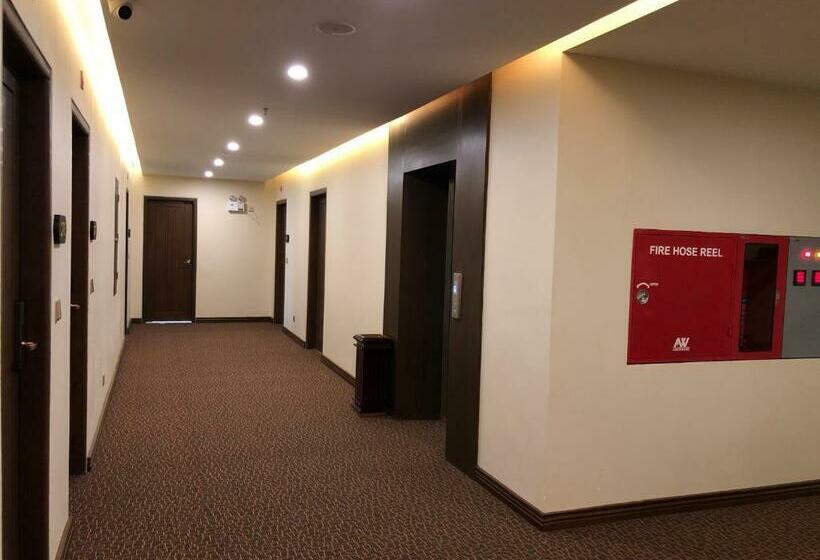 اتاق لوکس, Capital