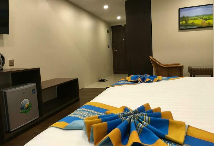 اتاق سوپریور با تخت بزرگ, Capital