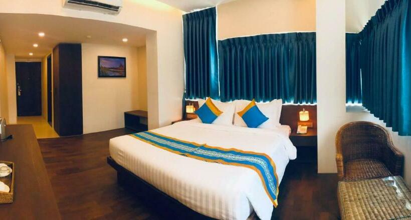 اتاق لوکس, Capital