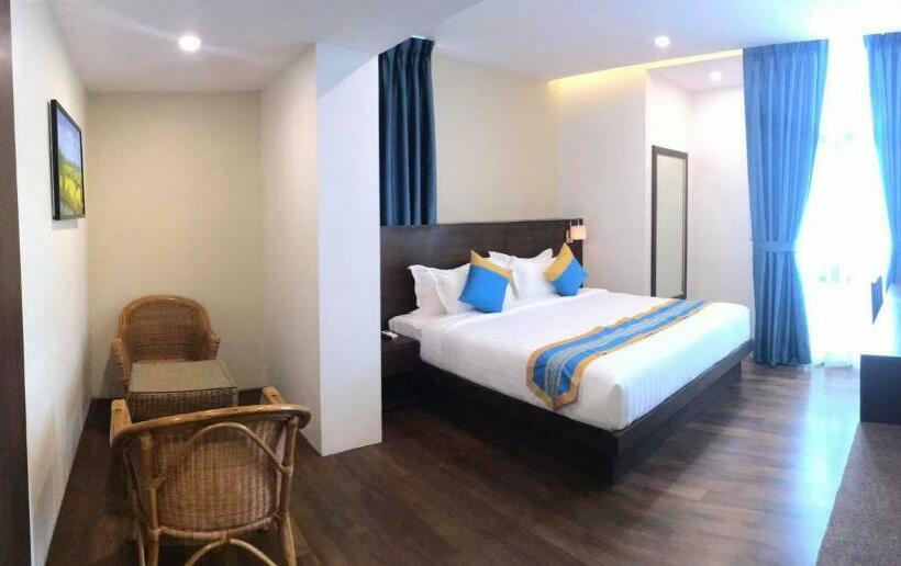 اتاق لوکس, Capital