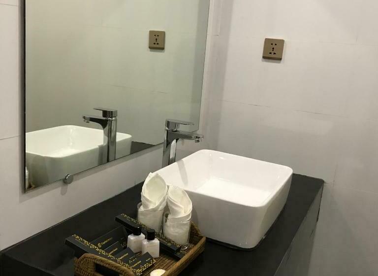 اتاق لوکس, Capital