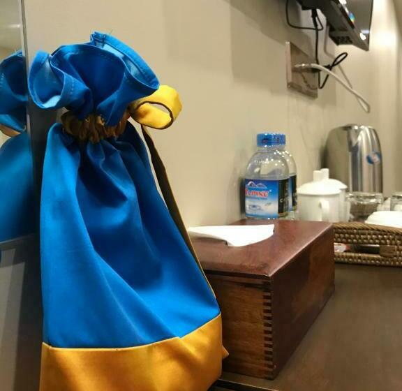 اتاق لوکس, Capital