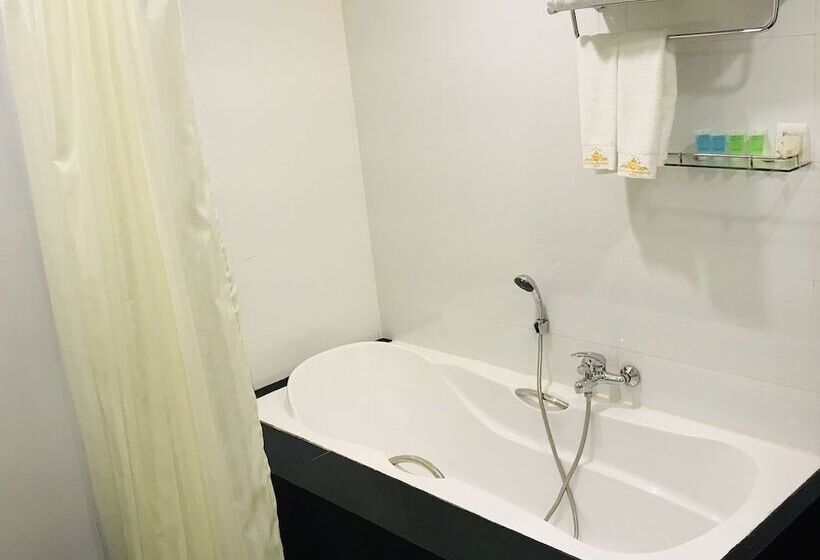 سوییت جونیور, Capital