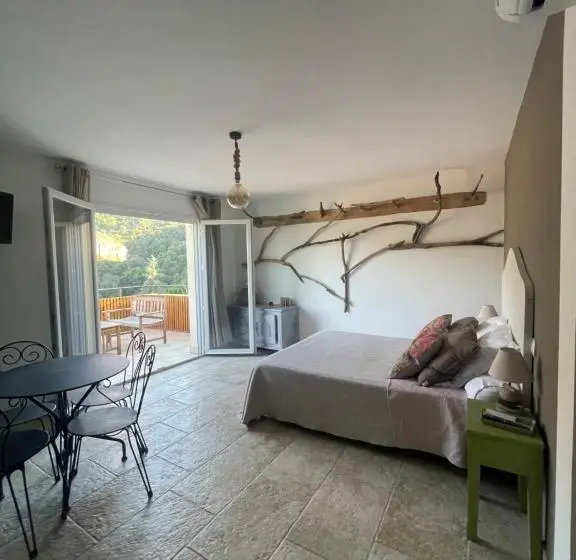 スタンダード４人部屋, Domaine U Bugnu