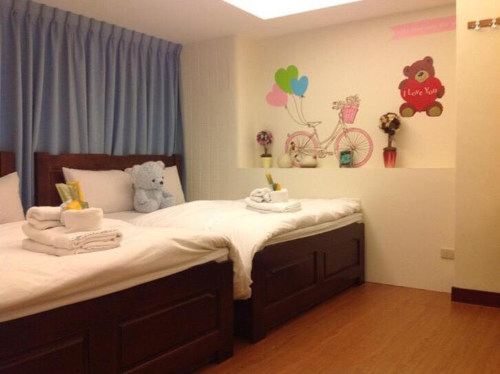 اتاق خانوادگی, Love Feng Jia Apartment