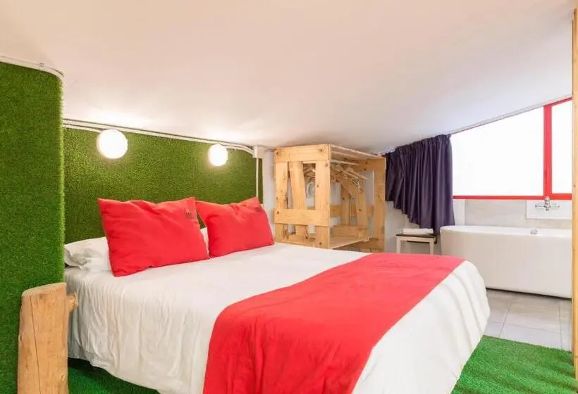 1 Bedroom Penthouse Apartment, Tomate Rooms