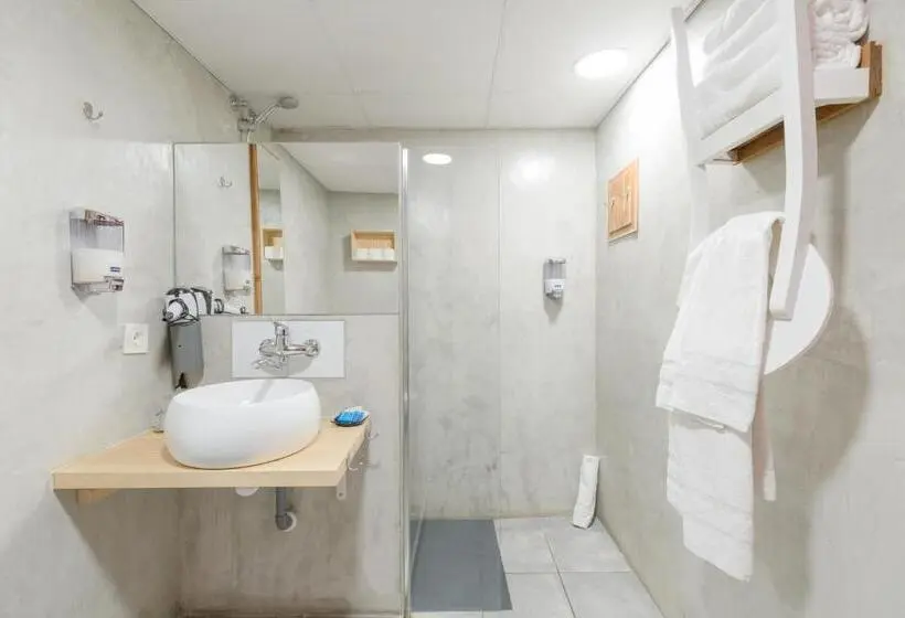 آپارتمان 1 خوابه بدون آشپزخانه, Tomate Rooms
