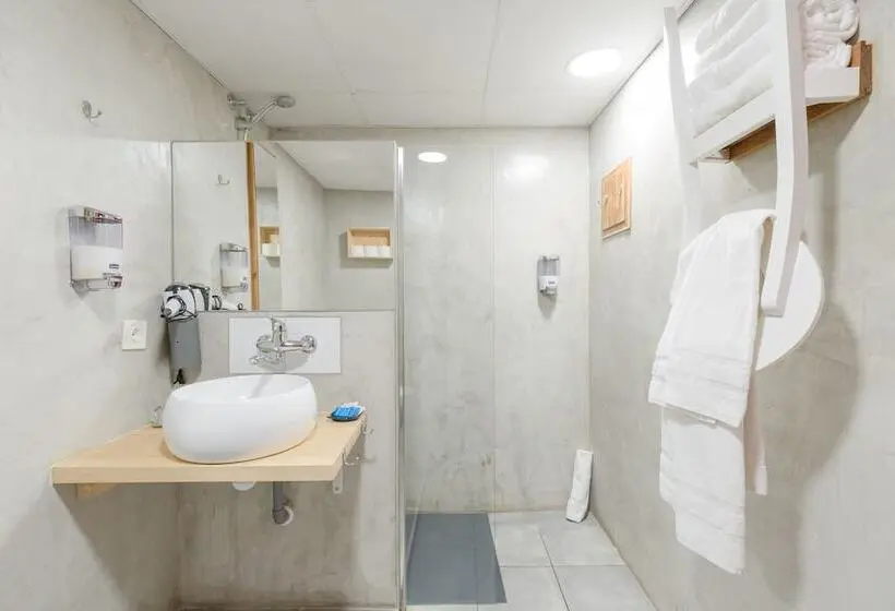 آپارتمان 1 خوابه بدون آشپزخانه, Tomate Rooms