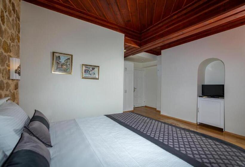 اتاق سوپریور, Argos