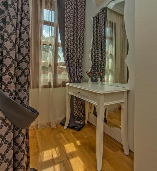 اتاق سوپریور, Argos