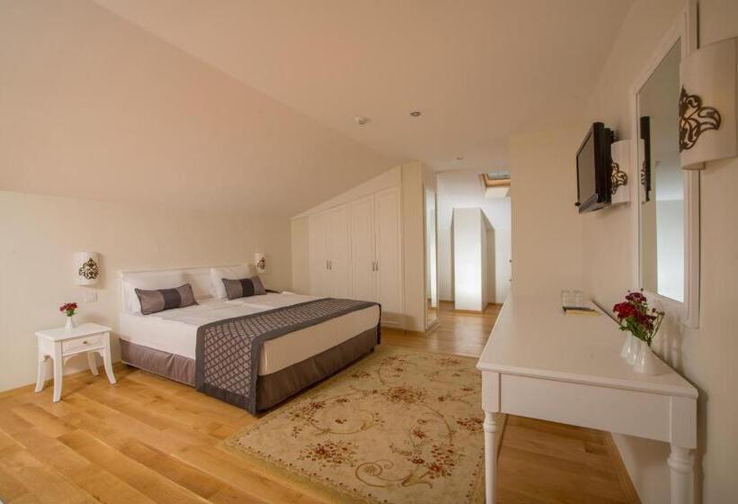 Suite with Terrace, Argos